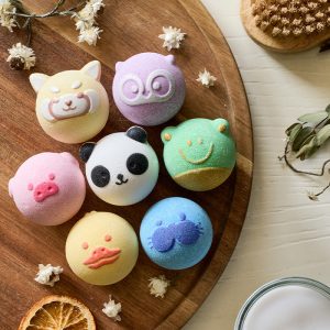 Momcozy Natural Essential Oil Bath Bombs with 7 Cute Animal Shapes(14 Pcs)